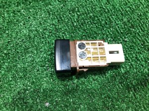 Кнопка обогрева лобового стекла с Реле SUBARU LEGACY OEM 83001AE020 BH5 2000 EJ206 AT