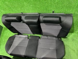 Комплект сидений SUBARU LEGACY OEM 64010AE760ML 64010AE770ML 64221AE220ML 64231AE220ML BH5 2000 BLEU 95H