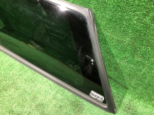 Стекло багажника левое целый молдинг SUBARU LEGACY OEM 65210AE050NB BH5 2000
