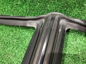 Уплотнитель дверей левый SUBARU LEGACY OEM 63521AE030 BH5 2000 BLEU 95H