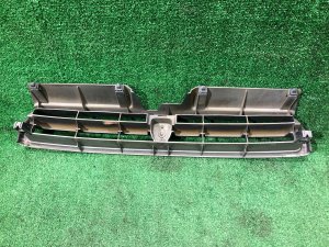 Решетка радиатора SUBARU LEGACY OEM 91061AC201 BD5 1998 White 51E