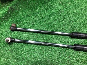 Амортизаторы крышки багажника SUBARU LEGACY LANCASTER OEM 63260AE020 63260AE030 BHE BH9 BH5 2002 SILVER/GREY 1U2