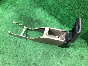 Бардачок подлокотник КОЖА SUBARU LEGACY LANCASTER OEM 92111AE010AD BHE BH9 BH5 2002 SILVER/GREY 1U2