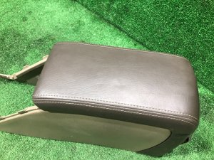 Бардачок подлокотник КОЖА SUBARU LEGACY LANCASTER OEM 92111AE010AD BHE BH9 BH5 2002 SILVER/GREY 1U2