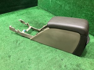 Бардачок подлокотник КОЖА SUBARU LEGACY LANCASTER OEM 92111AE010AD BHE BH9 BH5 2002 SILVER/GREY 1U2