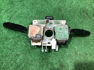 Блок подрулевых переключателей оптитрон SUBARU LEGACY LANCASTER OEM 83115AE010 83114AE090 BHE BH9 BH5 BE5 BE9 BEE 2002 EZ30