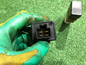 Кнопка обогрева лобового стекла c реле SUBARU LEGACY LANCASTER OEM 83001AE020 86564AE000 BHE BH9 BH5 2002 EZ30