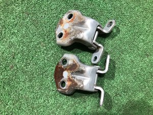 Петли двери передней левой SUBARU LEGACY LANCASTER OEM 61220AC000 61220AC010 BHE BH9 BH5 2002 SILVER/GREY 1U2