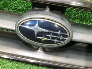 Решетка радиатора SUBARU LEGACY LANCASTER OEM 91121AE260 BHE BH9 2002 SILVER/GREY 1U2