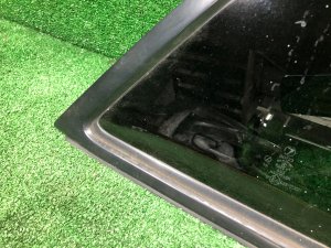Стекло багажника правое целый молдинг SUBARU LEGACY LANCASTER OEM 65210AE250NB BHE BH9 BH5 2002
