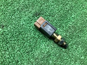 Концевик педали тормоза 83311AA011 SUBARU LEGACY