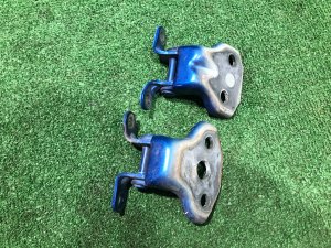Петли двери передней правой 60079AG002 60079FJ000 SUBARU WRX STI