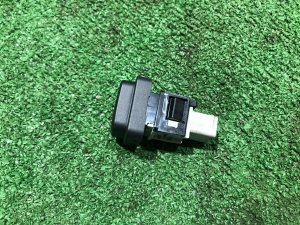 Кнопка hold багажника SUBARU WRX STI OEM 83002VA030 VAB VAG VA 2015 EJ20Y MT6