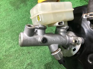 Главный тормозной цилиндр SUBARU OUTBACK OEM 26401AG060, 26402AG220 BPE 2008 EZ30D AT