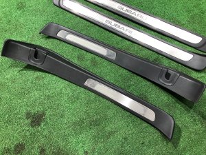Накладки на пороги SUBARU OUTBACK OEM 94060AG260, 94060AG270, 94061AG160, 94061AG170 BPE 2008 Silver Metallic C6Z