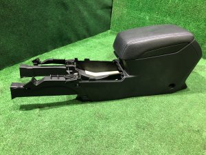Бардачок подлокотник кожа SUBARU LEGACY OEM 92114AJ190VH BMG BM9 BM 2013 White Pearl 37J