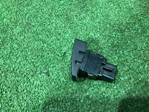 Кнопка trc off SUBARU LEGACY OEM 83002AJ020 BMG BM9 BM 2013