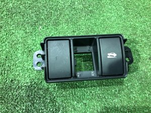 Кнопка HILL HOLD 83002AJ010 SUBARU LEGACY