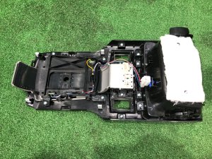 Пластик вокруг селектора подстаканник SUBARU LEGACY OEM 92122AJ030, 92134AJ040 BMG 2013