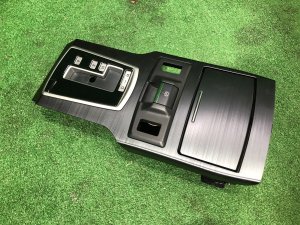 Пластик вокруг селектора подстаканник SUBARU LEGACY OEM 92122AJ030, 92134AJ040 BMG 2013