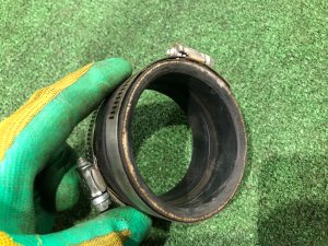 Патрубок интеркулера центр SUBARU IMPREZA OEM 21869AA030 GDA, GDB, GD 2002 EJ205 AT