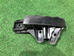 Крепление заднего бампера правое SUBARU LEVORG OEM 57707VA090 VMG VM4 VM 2015 Dark Gray 61K