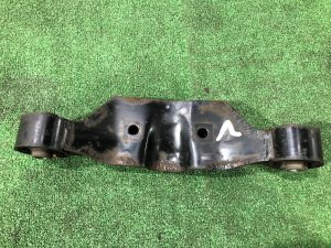 Подушка редуктора SUBARU LEVORG OEM 41310YC001 VMG VM4 VM 2015