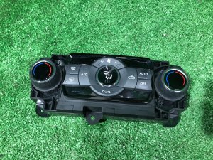 Блок климат контроля SUBARU LEVORG OEM 72311VA100 VMG 2015 FA20E CVT