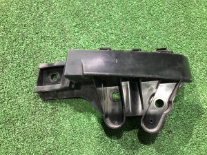 Крепление заднего бампера правое 57707VA090 SUBARU LEVORG