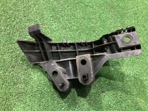 Крепление заднего бампера правое SUBARU LEVORG OEM 57707VA090 VM4 VMG VM 2015 Blue Pearl K3X