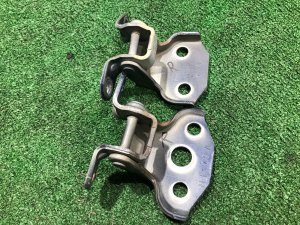 Петли двери передней правой 60079AG002, 60079FJ000 SUBARU LEVORG