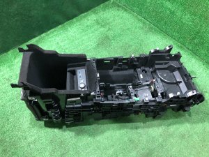 Бардачок подлокотник LR100257 LAND ROVER RANGE ROVER SPORT