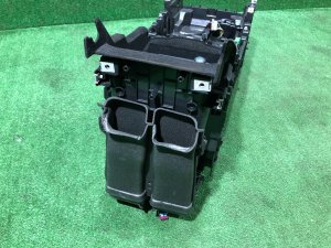 Бардачок подлокотник LAND ROVER RANGE ROVER SPORT OEM LR100257 2019