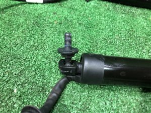 Амортизаторы пятой двери LAND ROVER RANGE ROVER SPORT OEM LR044161, LR104909, LR126173, LR159597 2019