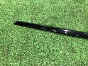 Молдинг бокового стекла правый LAND ROVER RANGE ROVER SPORT OEM LR044116 2019
