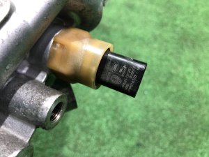 корпус масляного фильтра LAND ROVER RANGE ROVER SPORT OEM LR097159, G4D3-6714-C77A 2019