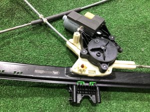 Стеклоподъемник передний правый LAND ROVER RANGE ROVER SPORT OEM LR077817, DK6223200 AF 2019