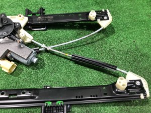 Стеклоподъемник задний правый LAND ROVER RANGE ROVER SPORT OEM LR078870 2019