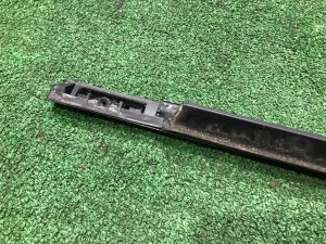 Молдинг двери передний правый LAND ROVER RANGE ROVER SPORT OEM LR043750 2019