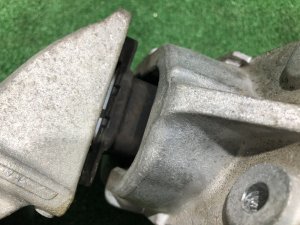 Подушка двигателя LAND ROVER RANGE ROVER SPORT OEM LR123914, JPLA6A003CC 2019