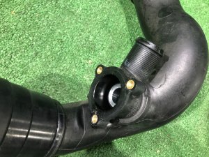 Патрубок интеркулера LAND ROVER RANGE ROVER SPORT OEM LR100460, JPLA 6N650 2019