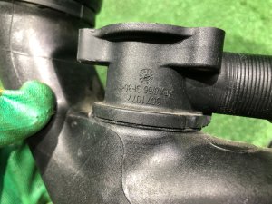 Патрубок интеркулера LAND ROVER RANGE ROVER SPORT OEM LR100460, JPLA 6N650 2019