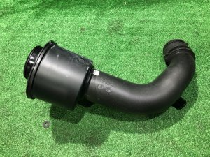 Патрубок воздушного фильтра LAND ROVER RANGE ROVER SPORT OEM LR126200 2019
