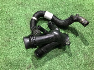 Тройник системы охлаждения LR092129, H4P3-8A544-A LAND ROVER RANGE ROVER SPORT