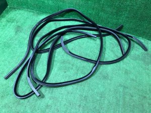 Уплотнители дверей LR053807 LAND ROVER RANGE ROVER SPORT
