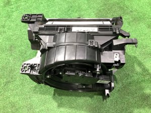 Вентилятор печки LAND ROVER RANGE ROVER SPORT OEM LR082159 2019 PТ204