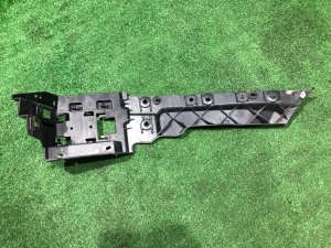 Крепление заднего бампера левое KK62-17A882-AC, LR128160 LAND ROVER RANGE ROVER SPORT