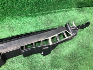 Крепление заднего бампера LAND ROVER RANGE ROVER SPORT OEM LR045180 2019