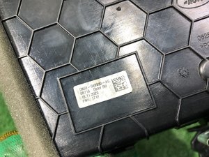 Регулятор воздушного потока правый LAND ROVER RANGE ROVER SPORT OEM LR044685, LR084735 2019 PТ204
