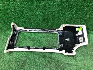 Панель торпедо LAND ROVER RANGE ROVER SPORT OEM LR100259 2019